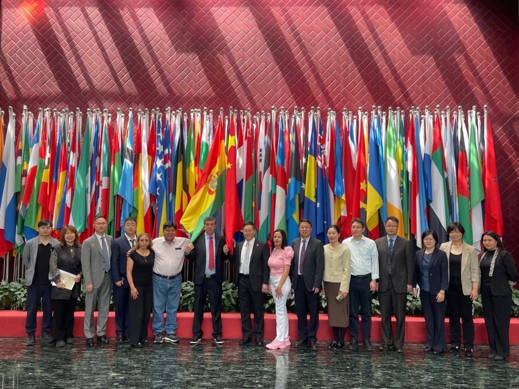DELEGACIÓN DE BOLIVIA VISITÓ EL CENTRO DE EDUCACIÓN Y CENTRO DE COOPERACIÓN INTERNACIONAL PARA LA ENSEÑANZA DE LENGUAS DEL MINISTERIO DE EDUCACIÓN DE&nbsp;CHINA